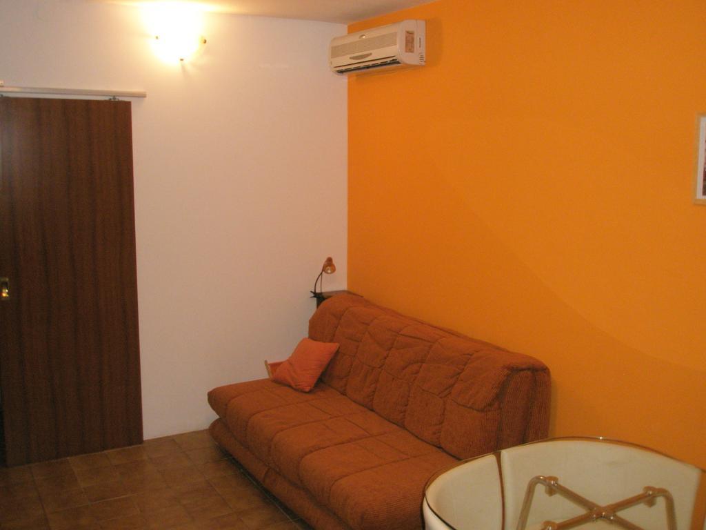 Studio Apartment Jadranko Duga Uvala 크르니카 객실 사진